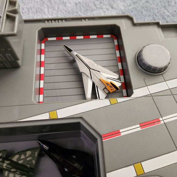 Aircraft Carrier 2002 Redbox Toys 69016 *AS IS* - Picture 8 of 16